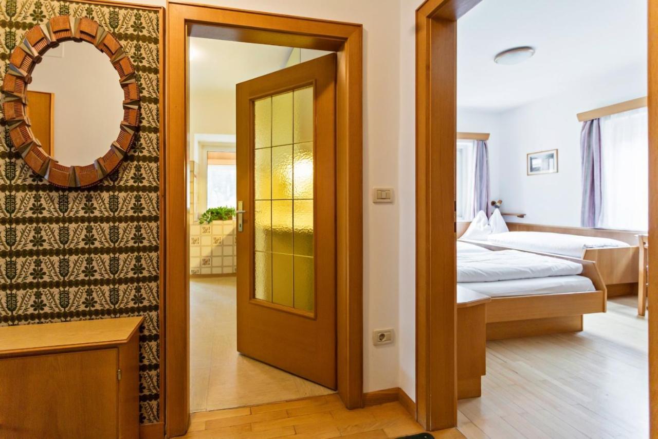 Villa Alpina Apartments Santa Cristina Val Gardena Luaran gambar