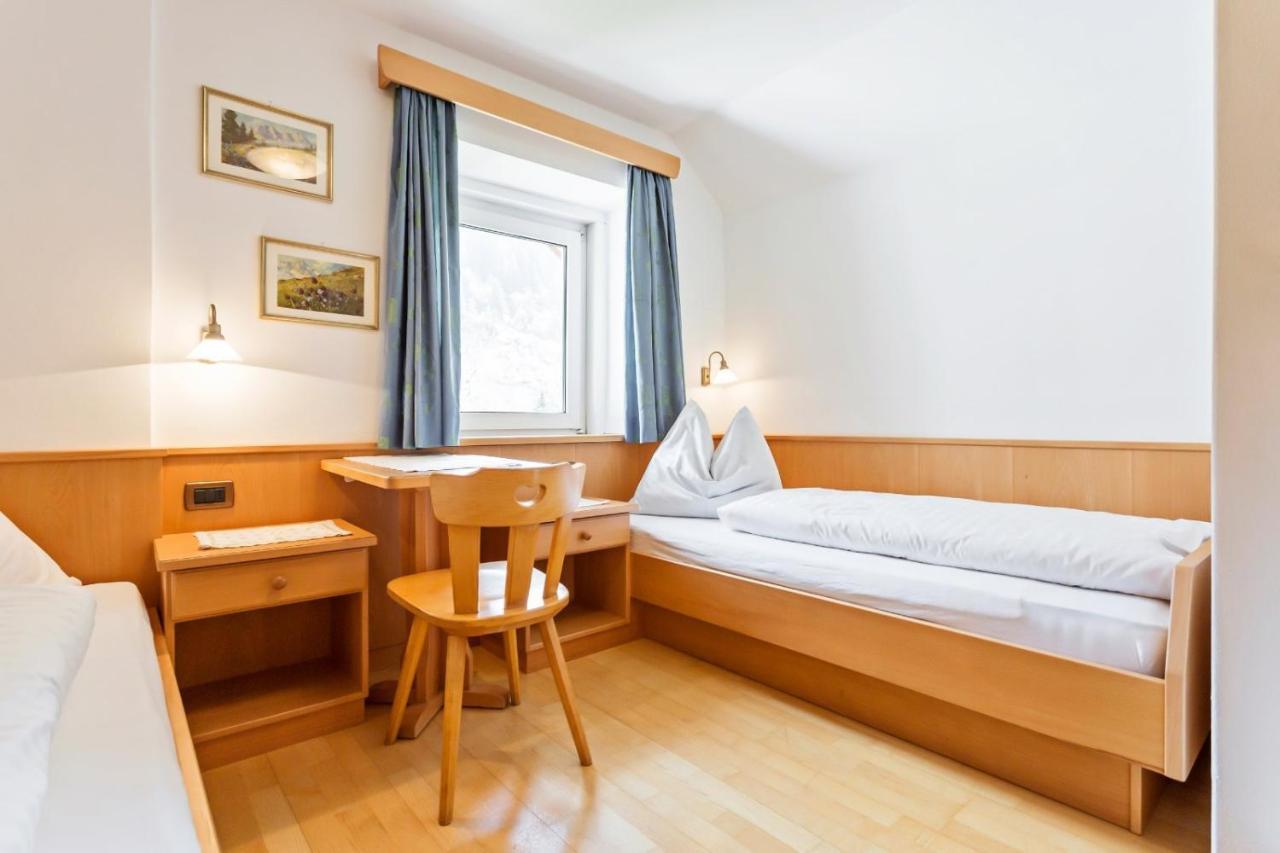 Villa Alpina Apartments Santa Cristina Val Gardena Luaran gambar