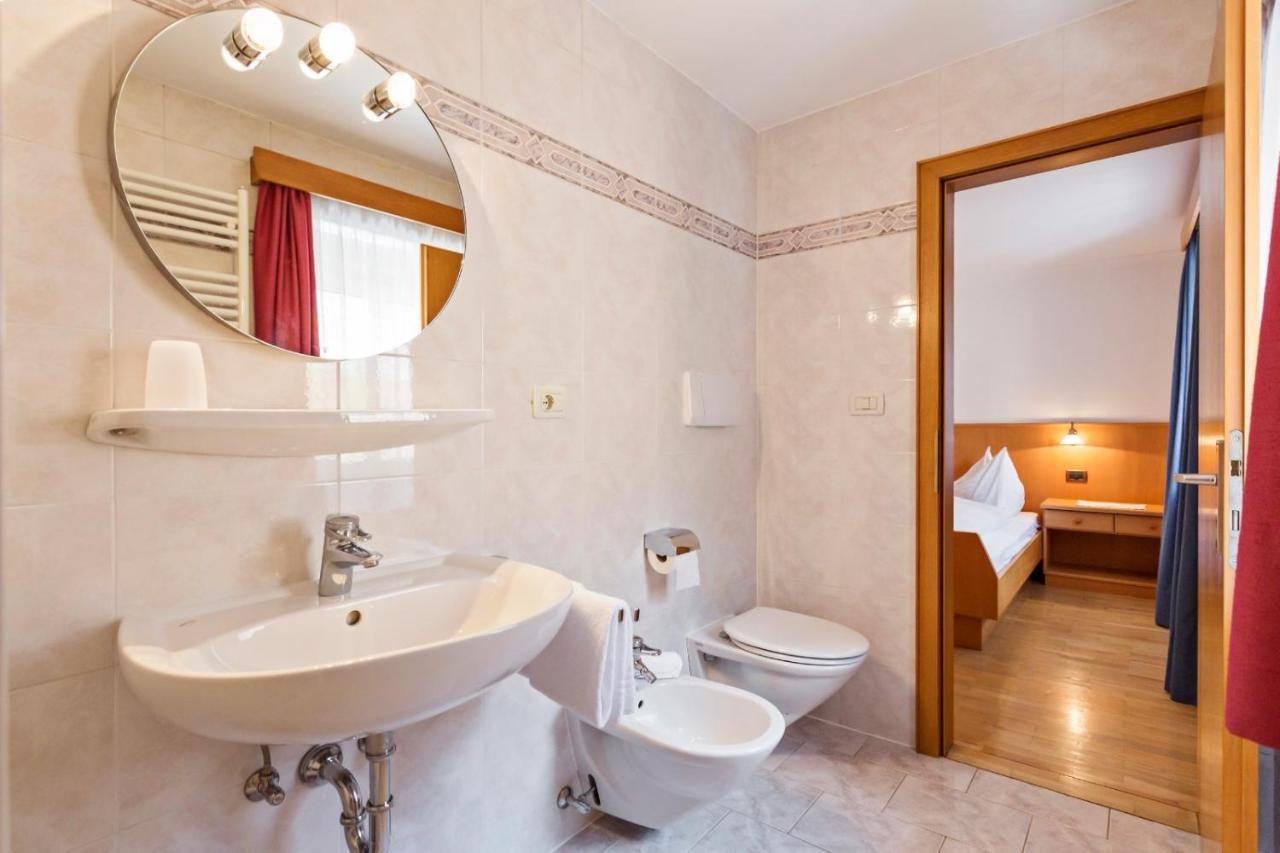 Villa Alpina Apartments Santa Cristina Val Gardena Luaran gambar